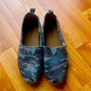 Size 7 Camouflage Flat Women Shoes Canvas Slip On Loafers Memory Foam Insoles